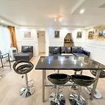 Urbanflat 42 - Two-Bedroom Flat In Center Of Paris