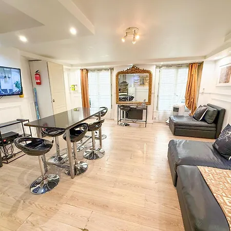 Urbanflat 42 - Two-bedroom Flat In Center Of Apartment