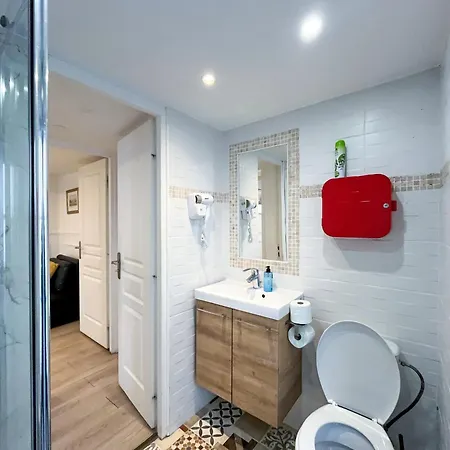 Urbanflat 42 - Two-bedroom Flat In Center Of Apartment *